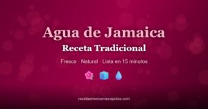 Agua de jamaica fresca en jarra con flores de hibisco