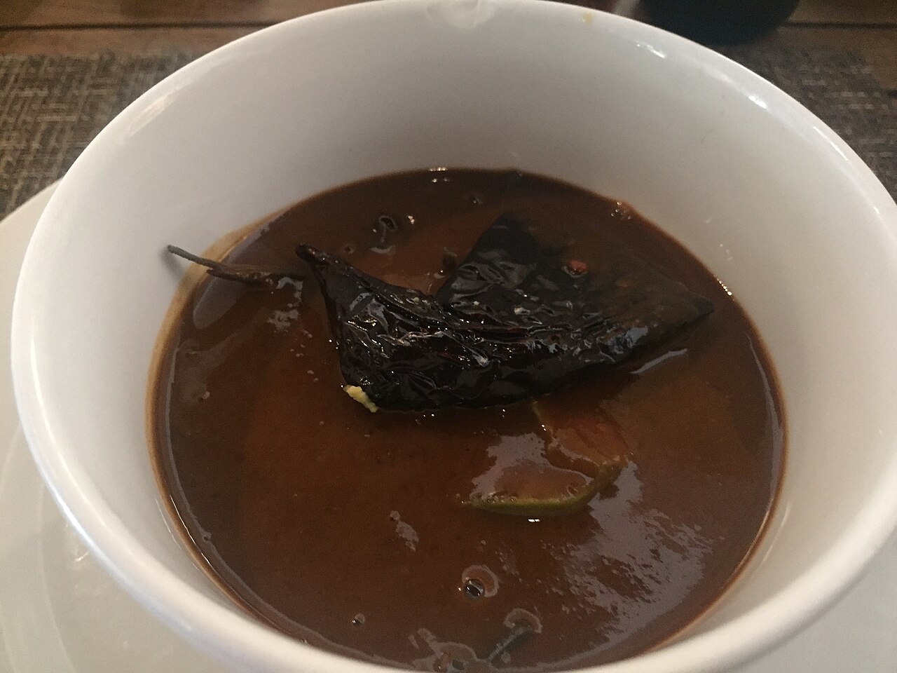 Caldo de res con verduras y elote
