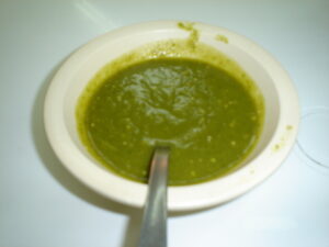Salsa verde mexicana con cilantro