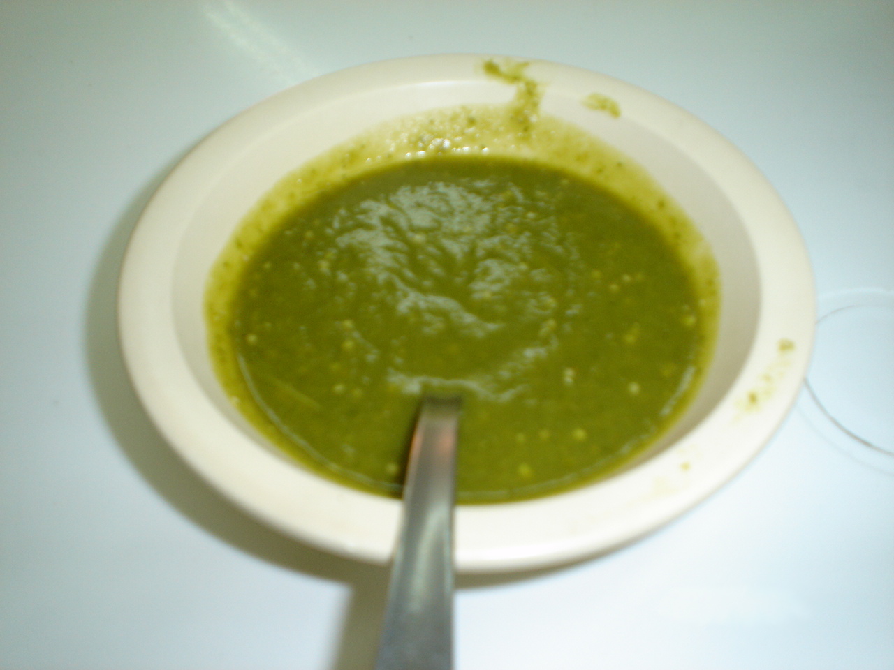 Salsa verde mexicana con cilantro