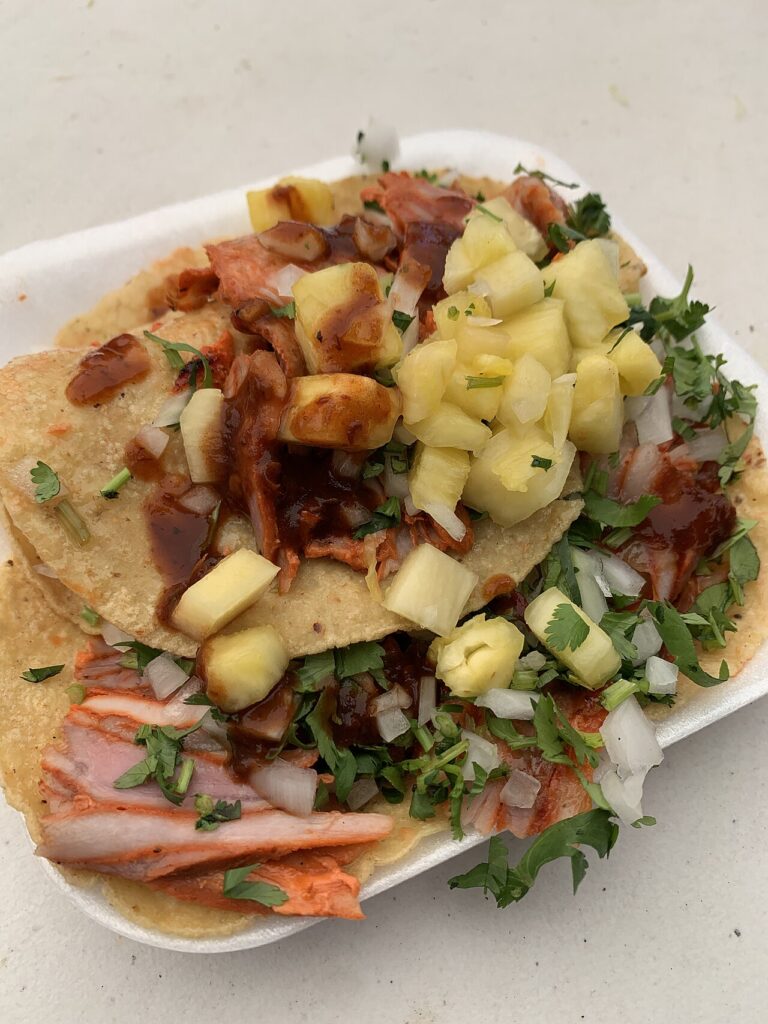 Carne al pastor con piña para volcanes de pastor