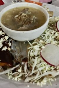 Enchiladas dulces colimenses con col, rábano y queso