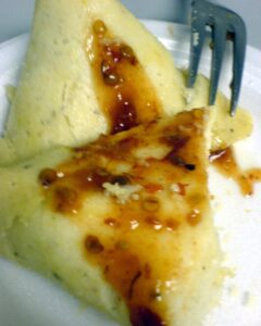 Corundas michoacanas con salsa
